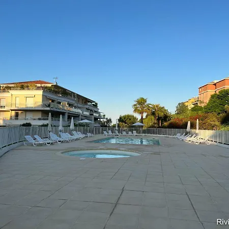 Le Prince Swiming Pool Apartment *